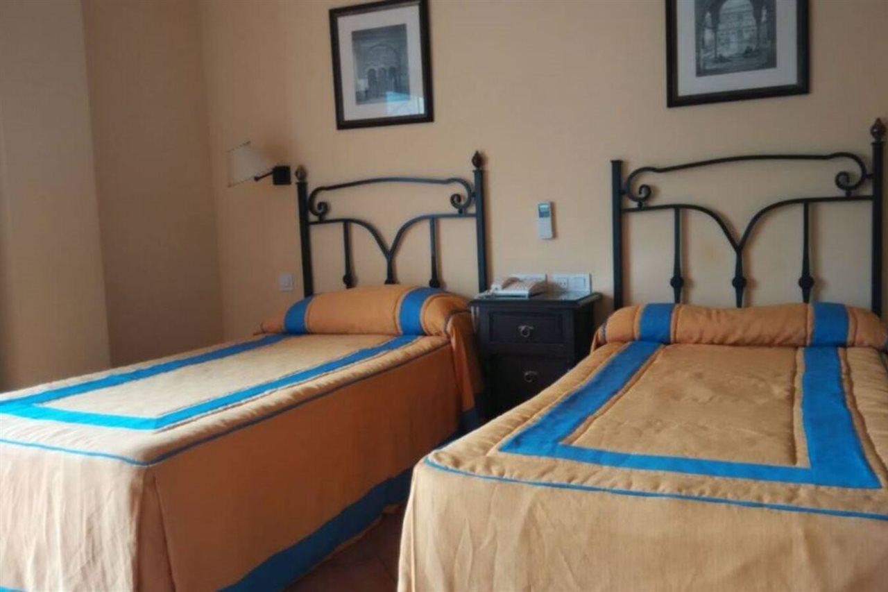 Hotel Calderon Сенес де ла Вега Экстерьер фото