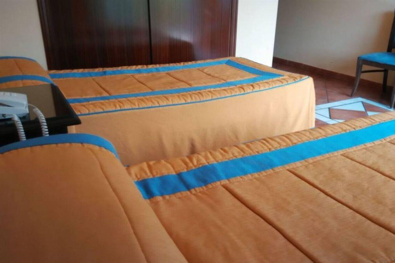 Hotel Calderon Сенес де ла Вега Экстерьер фото